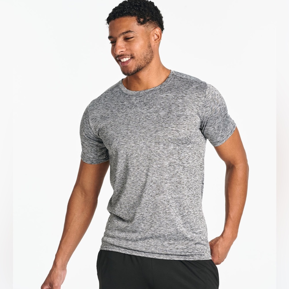 NWOT REAL ESSENTIALS Mens Large 5 Pack Crew Neck T-Shirt Dry-Fit Quick Dry Comfy